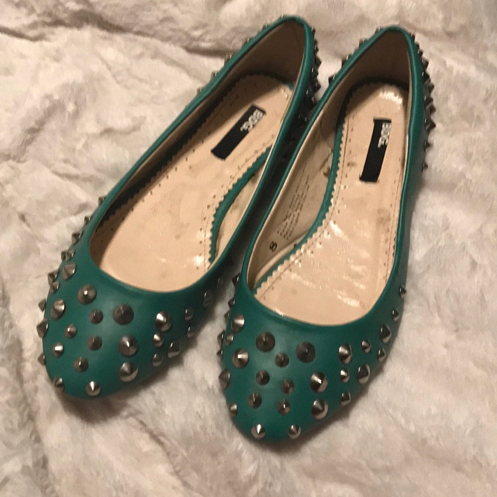 Used Studded Flats 💚💚